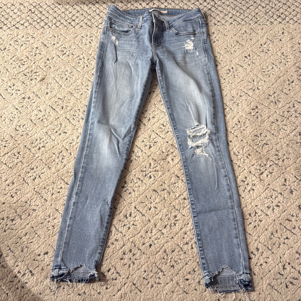 711 Skinny Levi Jeans